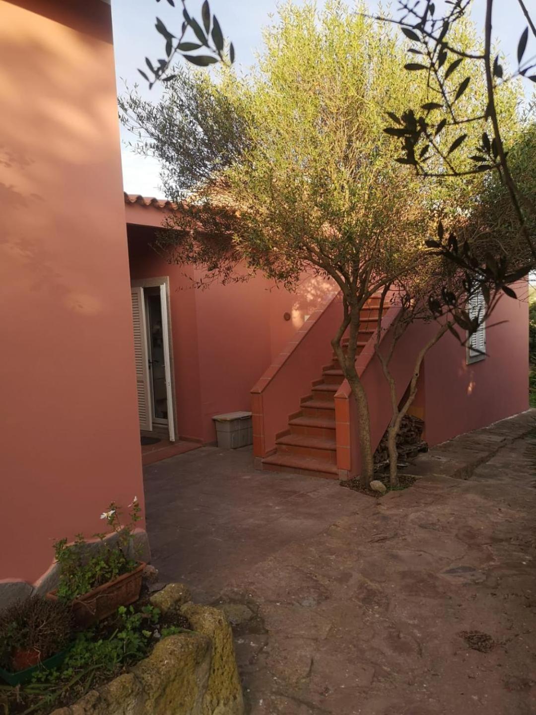 B&B Domus Oriens - Monolocale Indipendente In Villa Portoscuso Eksteriør bilde
