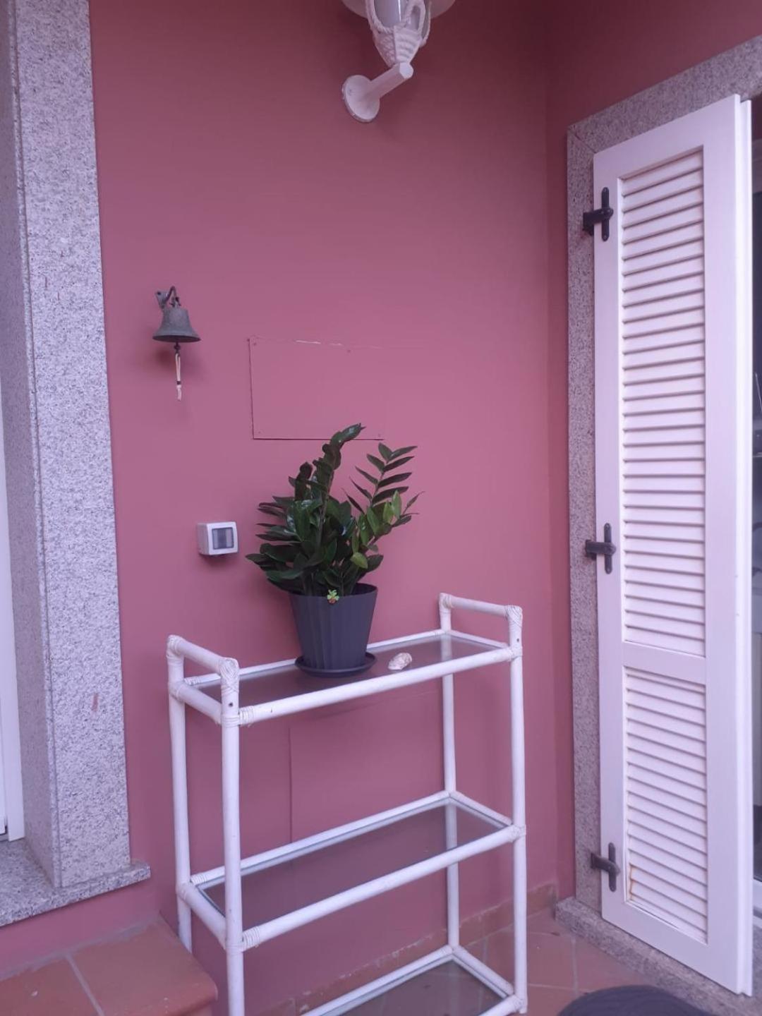B&B Domus Oriens - Monolocale Indipendente In Villa Portoscuso Eksteriør bilde