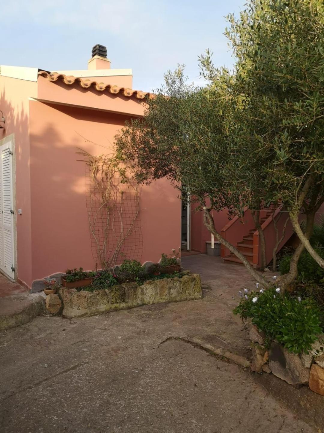 B&B Domus Oriens - Monolocale Indipendente In Villa Portoscuso Eksteriør bilde