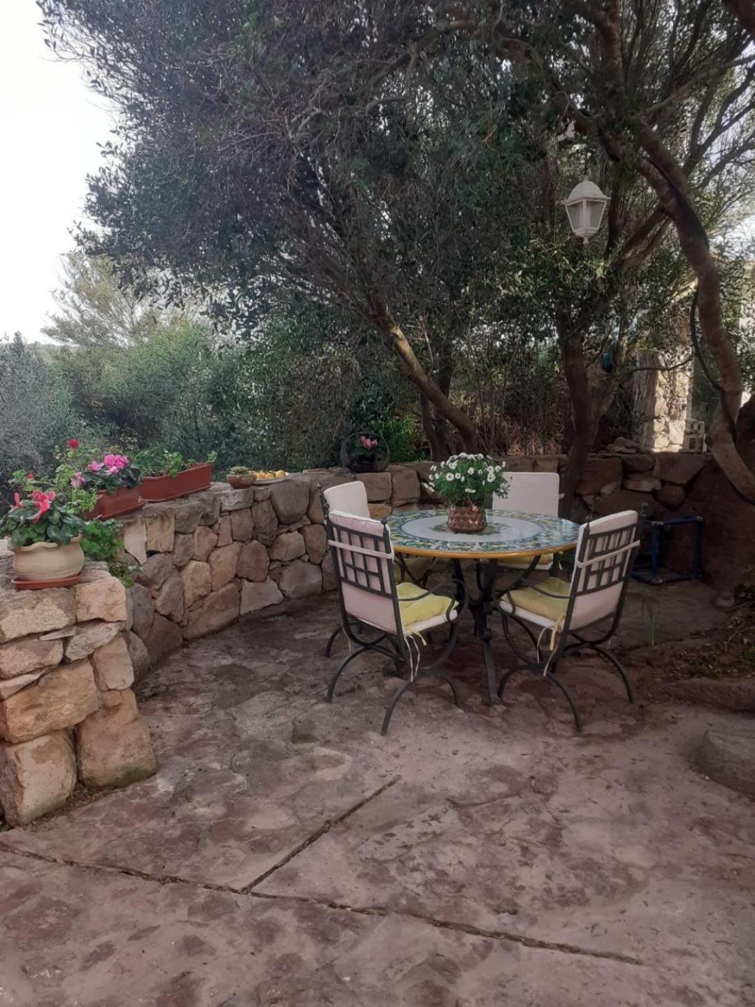 B&B Domus Oriens - Monolocale Indipendente In Villa Portoscuso Eksteriør bilde