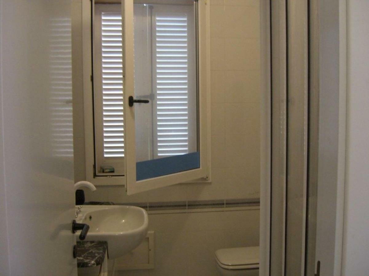B&B Domus Oriens - Monolocale Indipendente In Villa Portoscuso Eksteriør bilde